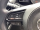 【ステアリング・シフトスイッチ】運転中でも操作ができるステアリングコントロールボタンも付いています。手元でオーディオ操作も安全でかつ楽々ですね！！