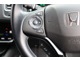 ハンドル左部分でオーディオ操作が可能。そのため、運転中でも目線をずらさずに安全運転♪また、メーターの表示切替もボタン式でお好みに合わせられます。