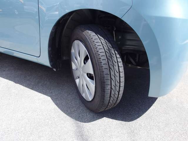 タイヤの残溝もまだ十分あるかと思います。新品タイヤへほぼ部品代のみの大変お得な交換プランもご用意しています。