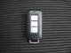 ハンズフリーで操作ができるインテリジェントキーです。キーがポケットやカバンの中でもドアのリクエストスイッチで開閉などの操作ができます。