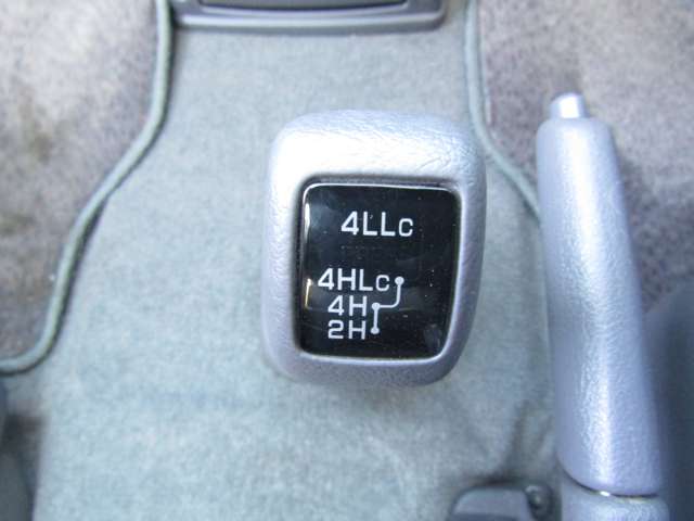 三菱 デリカスペースギア 3.0 シャモニー ハイルーフ 4WD Tベルト交換済み 後席モニター 群馬県の詳細画像 その13