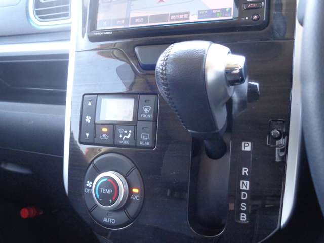 ダイハツ タント 660 カスタム RS トップエディション SAII 4WD 純正メモリーナビ 両側パワスラ ETC 北海道の詳細画像 その9