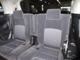 乗車人数や荷物にフレキシブルに対応できる、５：５分割スペースアップ機能付サードシート。