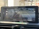 ◆パノラミックビューモニター◆車両の前後左右に搭載したカメラから取り込んだ映像を合成し、車両を上から見たような映像をディスプレイに表示。