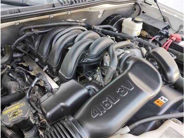 是非4.6L V8エンジンを堪能してください。1ナンバーですので年間の自動車税も17600円と非常にお安く、維持がしやすいのも魅力です。