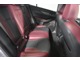 リヤシートはリクライニング機能を兼ね備えており、ゆったりとした、シートポジションを確保できます。