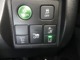 【ECONスイッチ】スイッチを押すと、省燃費運転をしやすくするように制御してくれます。