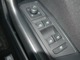 ドアミラーの調節とパワーウィンドウのコンビネーションスイッチです。左ミラーにはパーキングサポート機能付き。パワーウィンドウはそれぞれの席でオート開閉します。