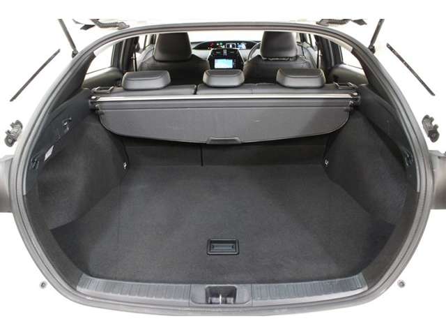 トヨタ プリウス 1.8 A プレミアム E-Four 4WD ドラレコ ワンオーナー Bluetooth 新潟県の詳細画像 その8