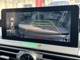 ◆パノラミックビューモニター◆車両の前後左右に搭載したカメラから取り込んだ映像を合成し、車両を上から見たような映像をディスプレイに表示。