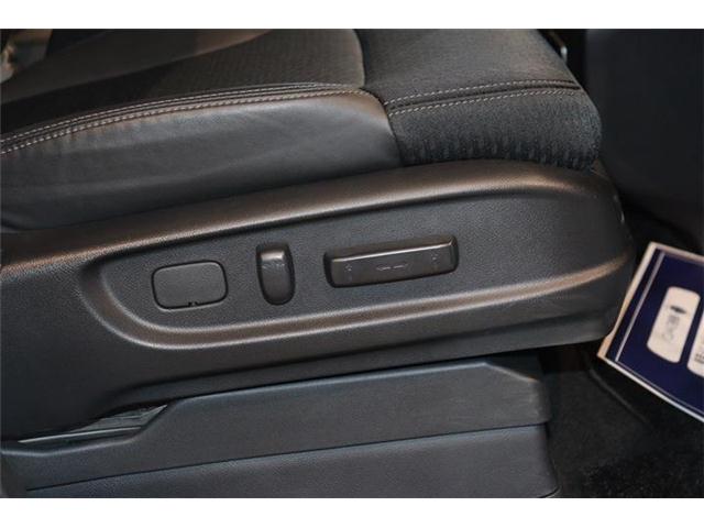 パワーシートとは、シートの内部にモーターが内蔵されていて、電動でシートの位置が調整できるものです。