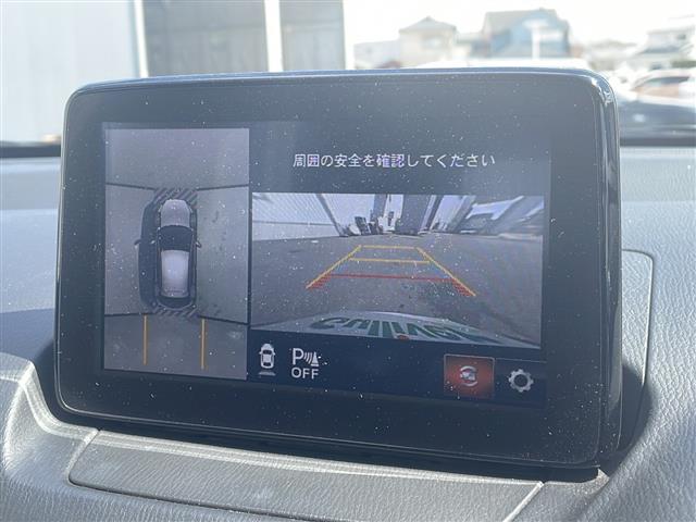 【 全方位カメラ 】上から見下ろしたように駐車が可能です。安心して縦列駐車も可能です♪