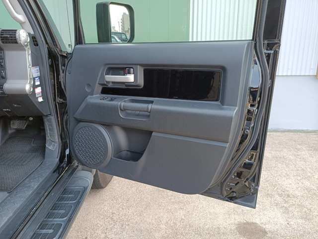 トヨタ FJクルーザー 4.0 ブラックカラーパッケージ 4WD ワンオーナー 禁煙 愛知県の詳細画像 その8