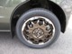 カスタムされたボディに合わせて新品のゴールドディスクのアルミホイールに新品の１６５/５５－１４インチのタイヤの画像になります。☆遊カーズのキャンパーバンは新品アルミホイールと新品タイヤを装着してます。