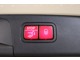 鍵のボタンや車内のボタンでワンタッチ開閉が可能な自動開閉テールゲートを装備しております！