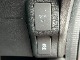 ドアの施錠・解錠に連動してドアミラーを自動で格納・展開します。運転席の格納スイッチでドアミラーを格納した場合、ドアミラーが展開しない格納スイッチ優先機能付。
