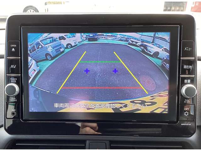 【ディーラーＯＰ】バックビューカメラ（パーキングガイドライン表示）※リバースシフトに連動して画面表示します。駐車時の安全と安心に欠かせない装備です！