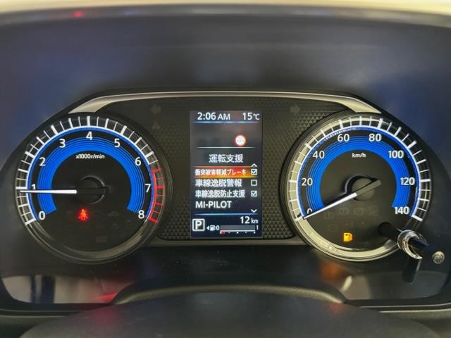 【メーター】スピードメーター・・・走行速度を表示する計器です。 ２ タコメーター・・・エンジンの回転数を表示する計器です。 ３ 燃料計・・・ガソリンの残量を表示する計器です。
