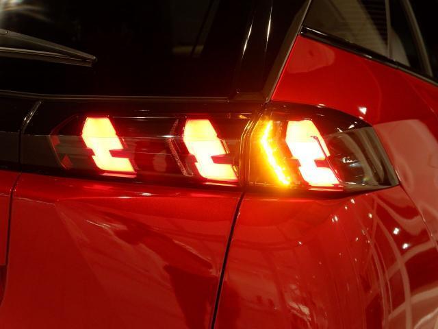 プジョー SUV e-2008 GT LEDヘッドライト クルーズコントロール 三重県の詳細画像 その18