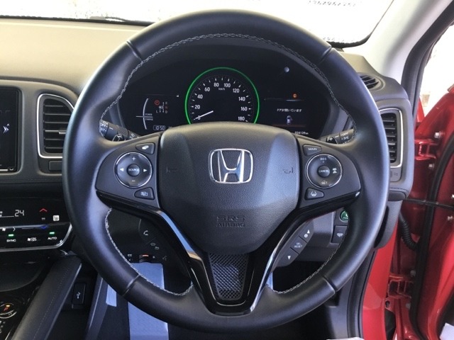 【Honda　SENSING】いつもの道で、高速道路などで、安心・快適な運転を支援します。先進の安全運転機能システム搭載。