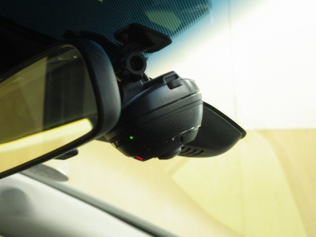【ドライブレコーダー】万が一の事故にあった場合でも、ドライブレコーダーがその瞬間の映像を記録しています！事故だけでなく、楽しいお出かけの風景なども録画してくれています。