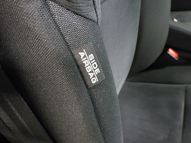 【サイドエアバッグ】万が一の側面からの衝突の際に、該当する側面の座席サイドからエアバックが展開し、乗員を守ります！