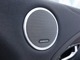 英国の老舗オーディオブランド「MERIDIAN」のサウンドシステムを搭載。低音から高音までをクリアに再現し車内に臨場感溢れる音響空間を提供。