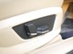 ●こちらは運転席横についているパワーシートスイッチのお写真です。２メモリー機能付きのパワーシートで２人分のドライビングポジションを記憶してくれるのでご家族様でお使いになる場合などには大変便利です♪