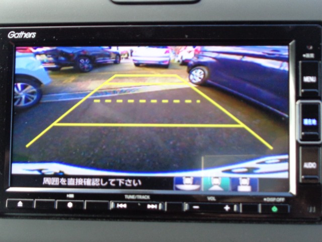 バックカメラで駐車も安心！