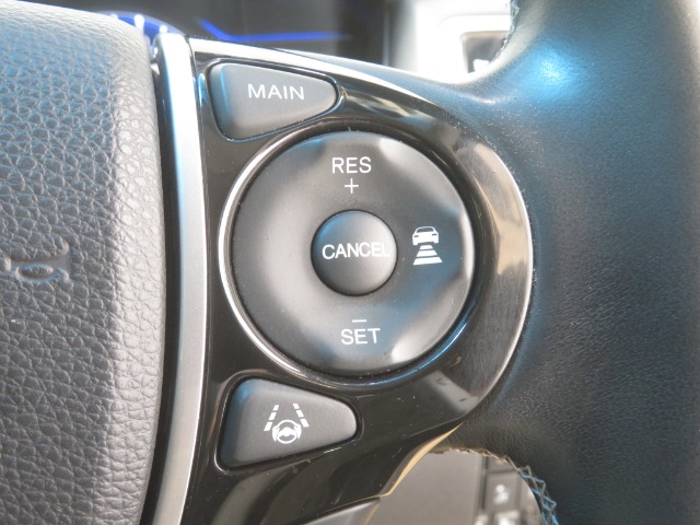 多彩な安心・快適機能を搭載した先進の安全運転支援システムのＨｏｎｄａ　ＳＥＮＳＩＮＧを搭載しております。