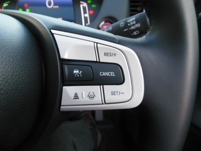 多彩な安心・快適機能を搭載した先進の安全運転支援システムのＨｏｎｄａ ＳＥＮＳＩＮＧを搭載しております。