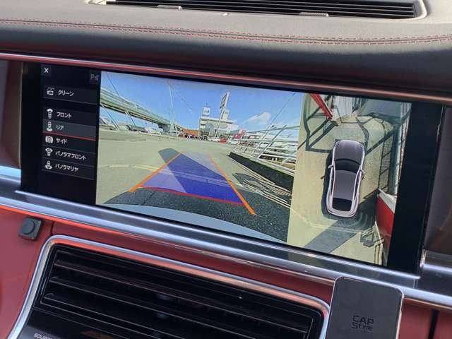 【360°カメラ】360°カメラが装備されています。ドライバーの死角を減らし、安全運転のサポートをしてくれます。