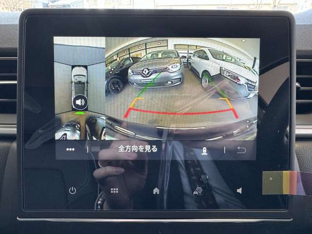 360°カメラ・バックカメラとパーキングソナーが付いています。