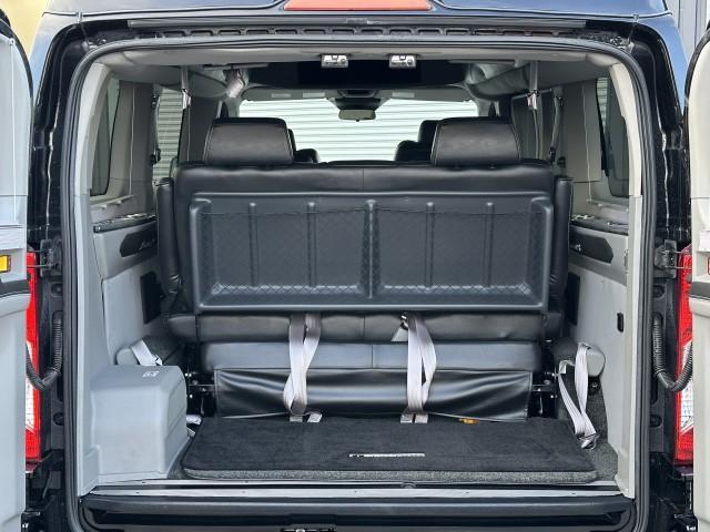 サードシートも前後スライドし、サードシートを使用していても荷物を積んで頂くスペースが十分確保できます。
