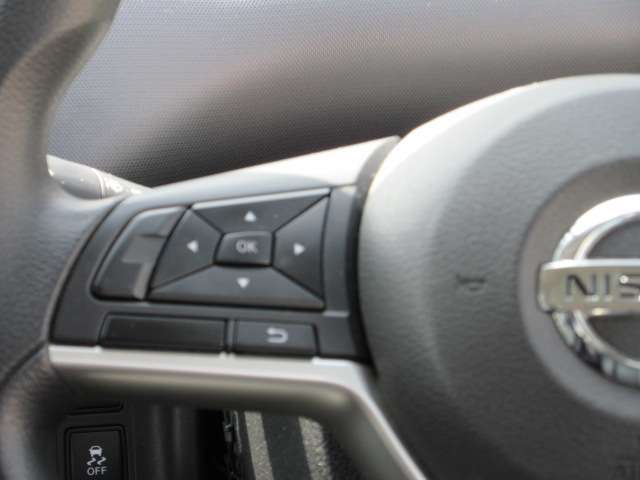 ハンドル左側には、アドバンスドドライブアシストディスプレイ設定スイッチ