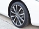 D4ダイナミックエディション専用18インチアルミホイールには225/40純正サイズのタイヤが装着されています。