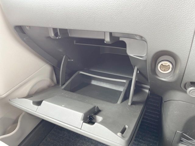 2010 Nissan Cube – thumbnail 44