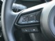 ハンドルのリモコンでオーディオ操作が行えます☆私の車もこの装備が付いていますが、運転中も前方から視線を外すことがないので、安全でとっても便利です☆