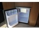 容量の大きな冷蔵庫も設置されています。これだけあると旅のイメージもわきます。