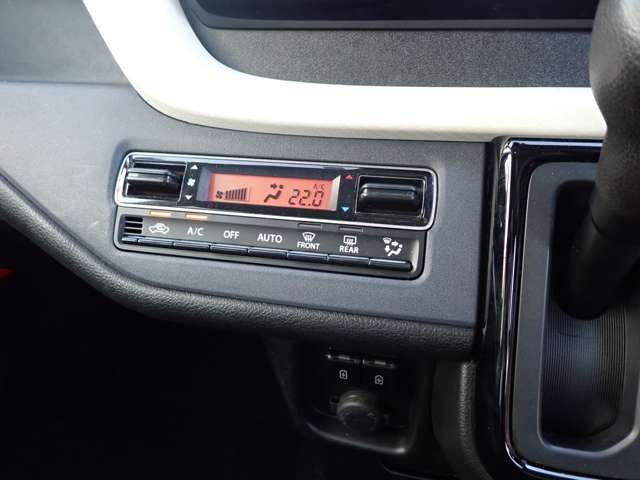【エアコン】オートエアコン完備しております！自動で車内温度を調整してくれるので、運転中も快適！(^-^)