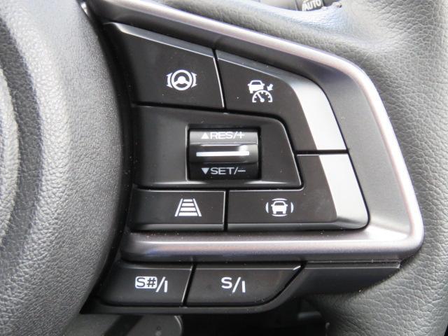 全車速追従機能付きクルーズコントロール＆車線維持機能はステアリング右スイッチで起動します。走りの愉しさをより味わえるSI-DRIVEスイッチもこちらに☆