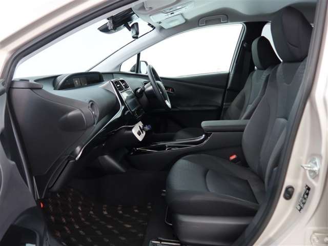 愛車の室内を抗菌・抗ウィルス・防臭コーティングするチタニア（有料）がオススメ！車内を安心・安全・快適に保ちます！詳細は店舗スタッフまでお尋ねください。