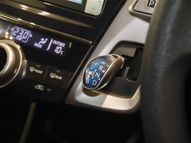 トヨタ プリウスα 1.8 S HDDナビ・バックモニター付 北海道の詳細画像 その6