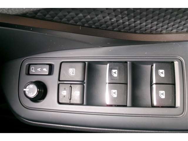 トヨタ C-HR ハイブリッド 1.8 S LED エディション 7インチT-Connectナビ(フルセグ)BM付 佐賀県の詳細画像 その6