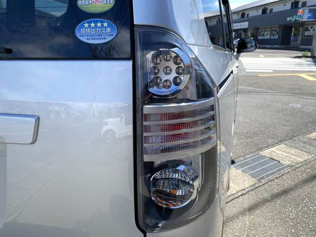 トヨタ ヴォクシー 2.0 Z 8人乗り3列シート バックカメラ ETC 静岡県の詳細画像 その17