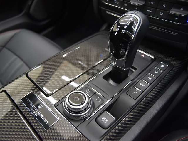 マセラティ クアトロポルテ GT S ネリッシモ カーボン エディション 日本8台限定/カーボンPKG/4ゾーンAC/禁煙車 静岡県の詳細画像 その16