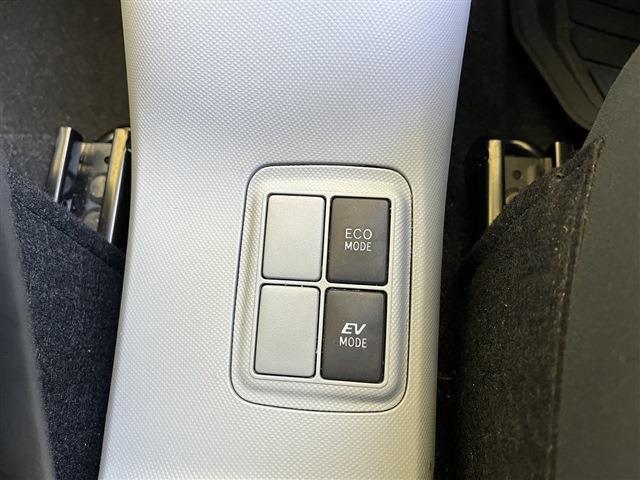 トヨタ アクア 1.5 L 純正踏み間違い加速制御システム 社外LED 大阪府の詳細画像 その16