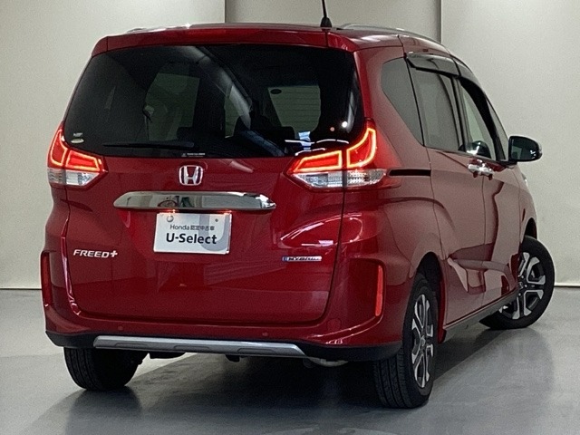 Honda認定中古車 U-Selectは3つの安心をお約束します。　１　Hondaのプロが整備した安心。 ２　第三者機関がチェックした安心。　３　購入後もHondaが保証する安心。
