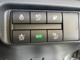 各種安全装置のスイッチが、運転席右側に配置されております。