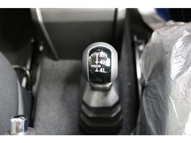 スズキ ジムニーシエラ 1.5 JC 4WD LEDヘッドライト 革巻きステアリング 岡山県の詳細画像 その16